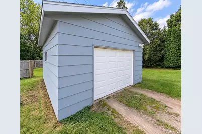 719 W 6th Avenue, Oshkosh, WI 54902 - Photo 7