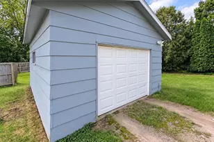 719 W 6th Ave, Oshkosh, WI 54902 - Photo 7