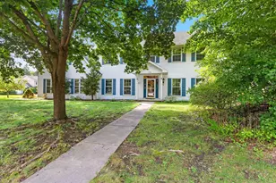 1498 Parkway Dr, Green Bay, WI 54304 - Photo 3