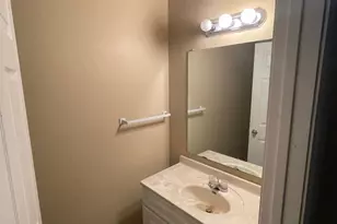 1211 E Walnut St, Green Bay, WI 54301 - Photo 3