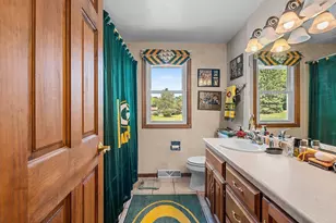 1938 Strawberry Ln, Green Bay, WI 54304 - Photo 33