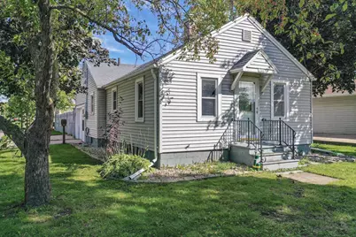 1722 W Murdock Avenue, Oshkosh, WI 54901 - Photo 1