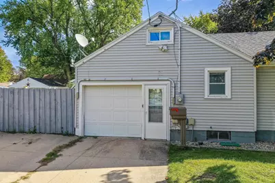 1722 W Murdock Avenue, Oshkosh, WI 54901 - Photo 21