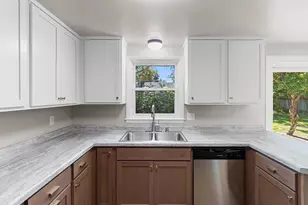 925 La Croix Ave, Green Bay, WI 54304 - Photo 15