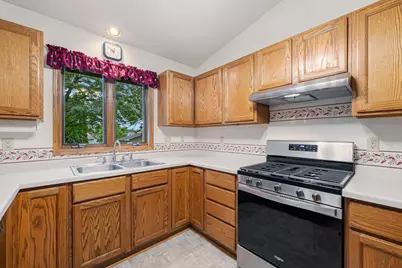 3115 W 9th Avenue, Oshkosh, WI 54904 - Photo 11