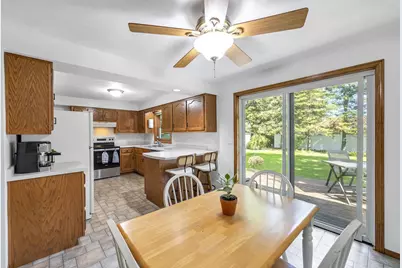 610 S Wild Rose Lane, Appleton, WI 54914 - Photo 9