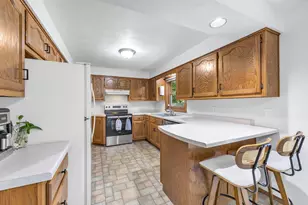 610 S Wild Rose Ln, Appleton, WI 54914 - Photo 11