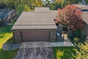 143 Webster Heights Dr, Green Bay, WI 54301 - Photo 7