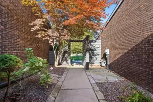 143 Webster Heights Dr, Green Bay, WI 54301 - Photo 5
