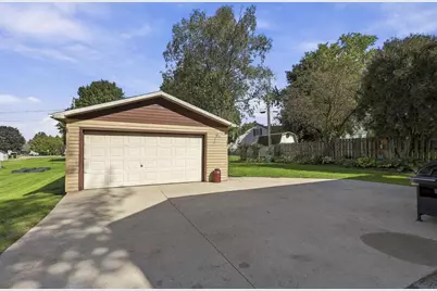2318 Wisconsin Avenue, New Holstein, WI 53061 - Photo 25