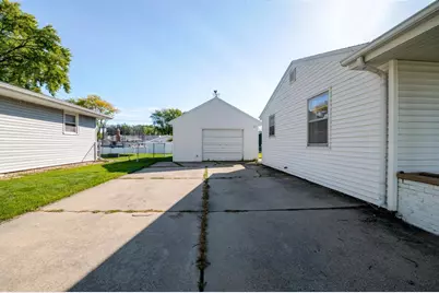 1073 Suburban Drive, De Pere, WI 54115 - Photo 23