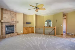 140 Thackery Dr, Oshkosh, WI 54904 - Photo 3