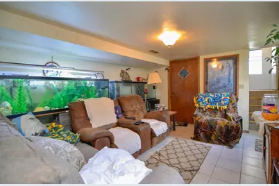 623 Victoria Court, Green Bay, WI 54311 - Photo 9