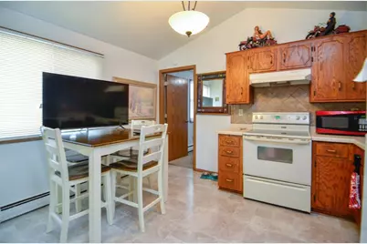 617 Victoria Court, Green Bay, WI 54311 - Photo 5