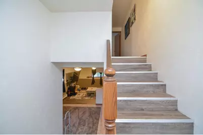 613 Victoria Court, Green Bay, WI 54311 - Photo 3