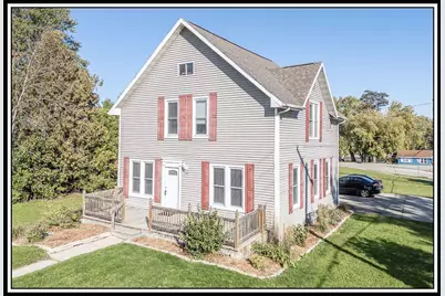 215 E Spring Street, New London, WI 54961 - Photo 1