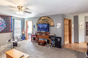 215 E Spring St, New London, WI 54961 - Photo 23