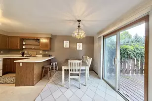 1607 Alfred Dr, Luxemburg, WI 54217 - Photo 7