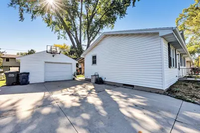 650 Memory Avenue, Green Bay, WI 54301 - Photo 3