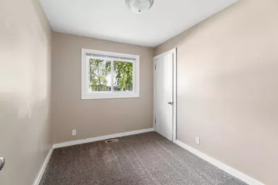937 Gail Avenue, Neenah, WI 54956 - Photo 11
