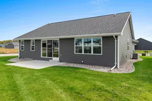 1739 Honor St, Neenah, WI 54956 - Photo 25