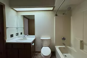 1345 W 18th Ave, Oshkosh, WI 54902 - Photo 17