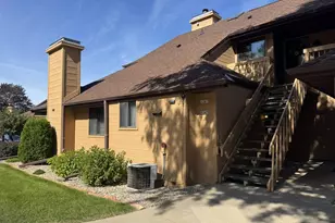 1345 W 18th Ave, Oshkosh, WI 54902 - Photo 1