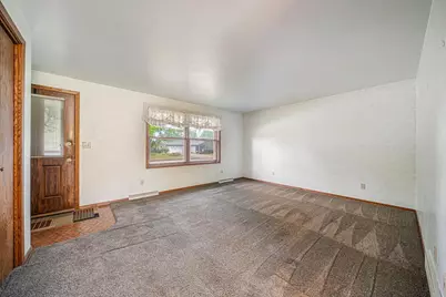 2824 Sullivan Avenue, Kaukauna, WI 54911 - Photo 7