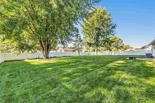 1233 Drews Dr, De Pere, WI 54115 - Photo 23
