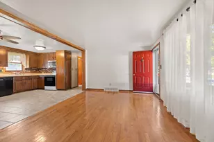 923 Amhart Dr, De Pere, WI 54115 - Photo 3