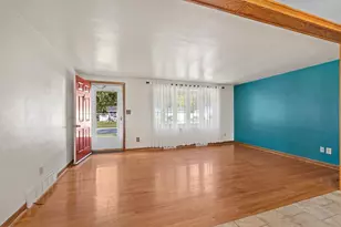 923 Amhart Dr, De Pere, WI 54115 - Photo 5