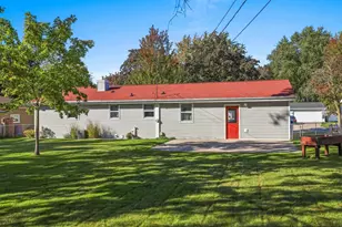 923 Amhart Dr, De Pere, WI 54115 - Photo 35