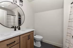 1029 Lancaster Ct, Howard, WI 54313 - Photo 39