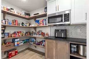 1029 Lancaster Ct, Howard, WI 54313 - Photo 19