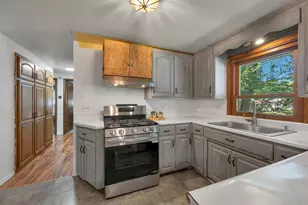1434 Baumgart Rd, Green Bay, WI 54304 - Photo 7
