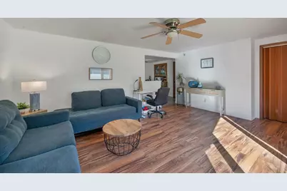 1434 Baumgart Road, Green Bay, WI 54304 - Photo 3