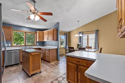 1218 Chelsea Court, Menasha, WI 54952 - Photo 11