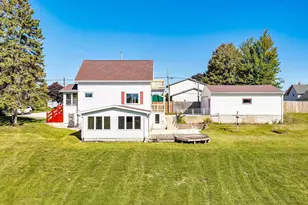 1911 S 13th St, Manitowoc, WI 54220 - Photo 31