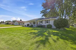 1417 Lindale Ln, Green Bay, WI 54313 - Photo 27