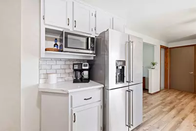 1417 Lindale Lane, Green Bay, WI 54313 - Photo 9