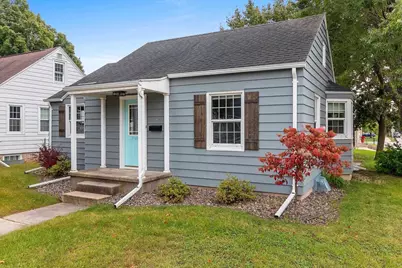 2241 La Follette Avenue, Manitowoc, WI 54220 - Photo 3