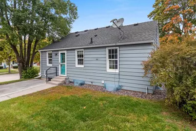 2241 La Follette Avenue, Manitowoc, WI 54220 - Photo 21