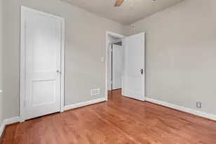 2241 LaFollette Ave, Manitowoc, WI 54220 - Photo 17