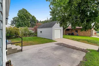 2241 La Follette Avenue, Manitowoc, WI 54220 - Photo 19