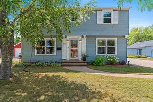 613 E Byrd St, Appleton, WI 54911 - Photo 3
