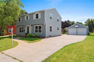 613 E Byrd St, Appleton, WI 54911 - Photo 5