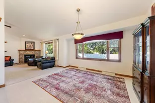 2276 Lost Dauphin Rd, De Pere, WI 54115 - Photo 9