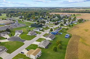 418 Prairie Ln, Luxemburg, WI 54217 - Photo 11