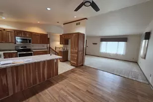 1052 Eastman Ln, Fond du Lac, WI 54935 - Photo 5