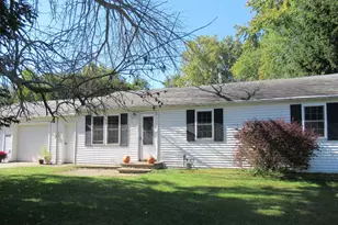 3037 Birch Rd, Suamico, WI 54173 - Photo 3
